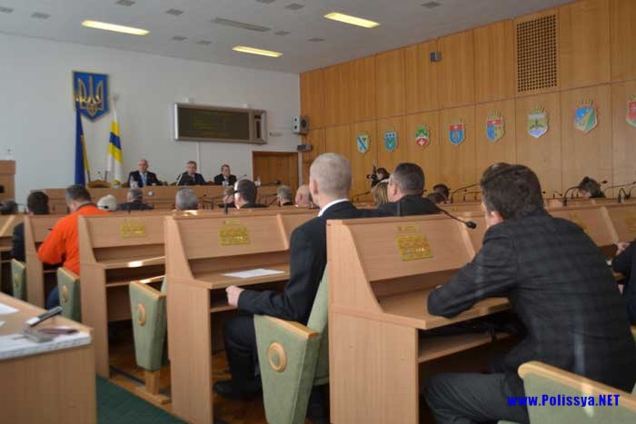Депутати Рівненської обласної ради при розгляді питання «Щодо подій, які відбулися на Євромайдані