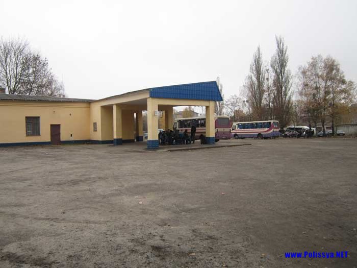 Автостанція у Володимирці