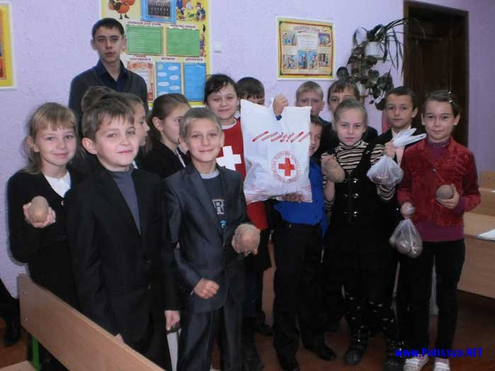 Школярі Володимиреччини прийняли активну участь в акції П’ять картоплин