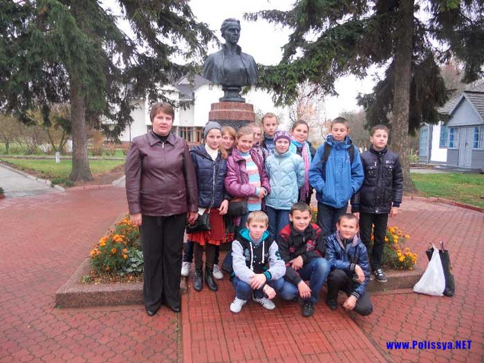 учні 7 класу Великожолудської школи відвідали музей-садибу Лесі Українки в селі Колодяжне учні 7 класу Великожолудської школи відвідали музей-садибу Лесі Українки в селі Колодяжне