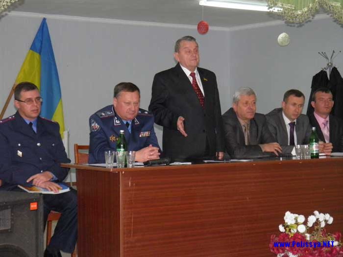 Триває обговорення з представниками влади на сільських зборах в Жовкинях на Володимиреччині