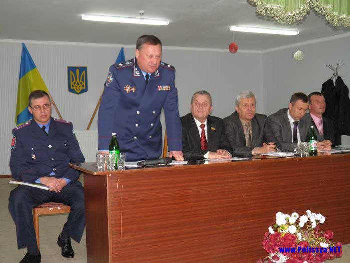 Триває обговорення з представниками влади на сільських зборах в Жовкинях на Володимиреччині