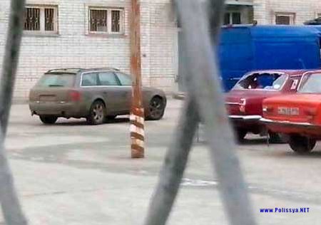 В Кузнецовську водій автомобіля AUDI A6 збив пішохода з дитиною