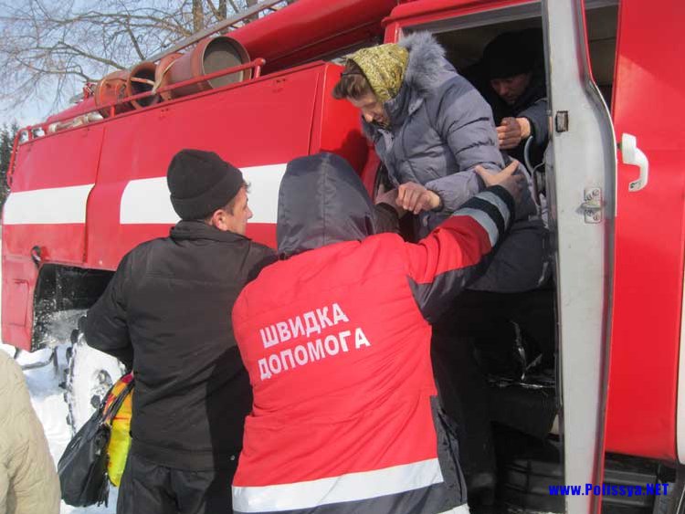 Володимирецькі рятувальники допомогли породіллі добратися до пологового будинку